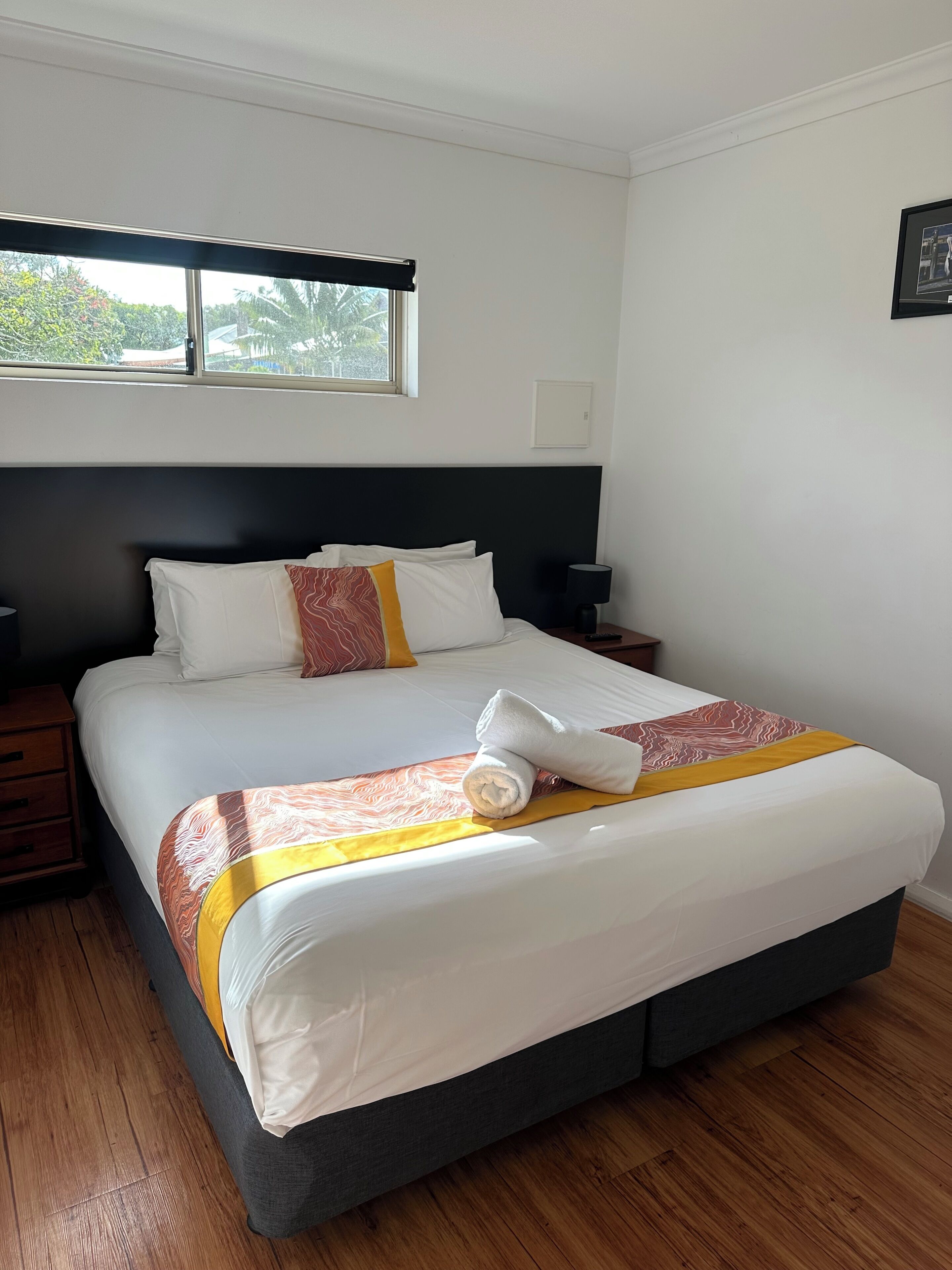 Premium bedding, in-room safe, iron/ironing board, free WiFi