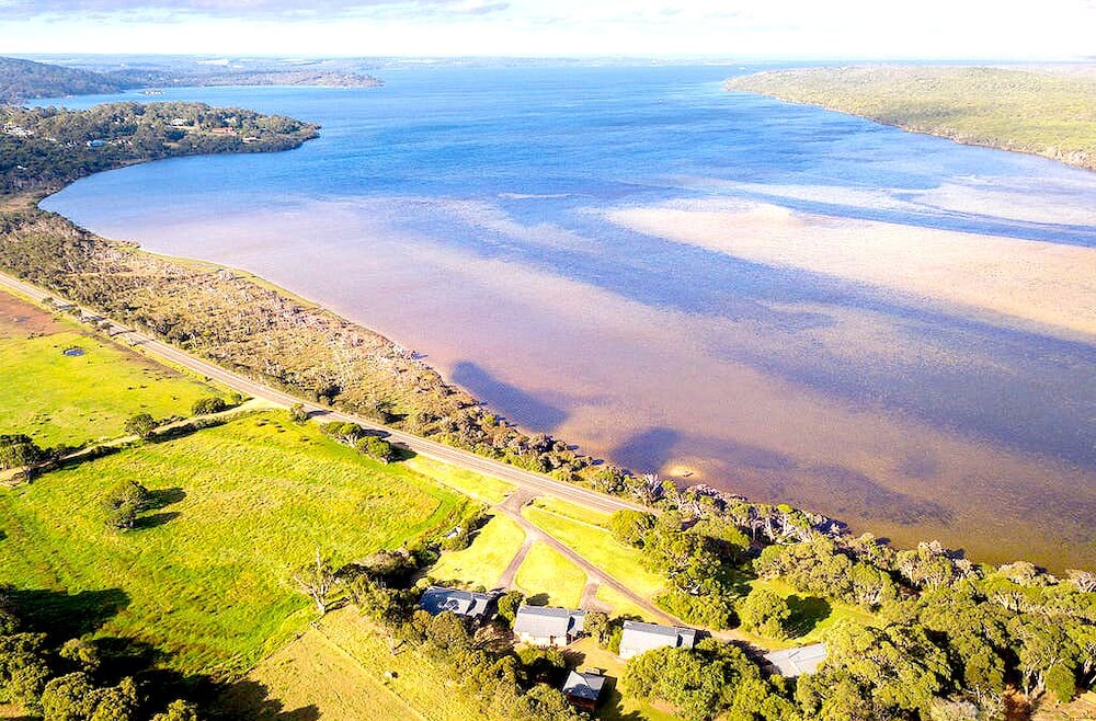 Spring Bay Villas by null