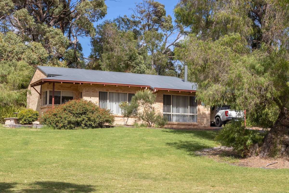 Blackout curtains, iron/ironing board, bed sheets