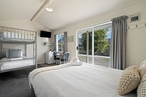 Living area - Tasman Holiday Parks - Picton (Picton)