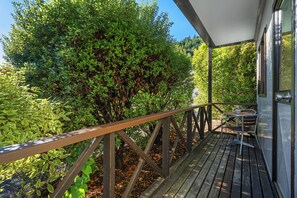 Terrace/patio - Tasman Holiday Parks - Picton (Picton)