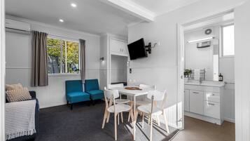 Motel (1BR) | In-room dining