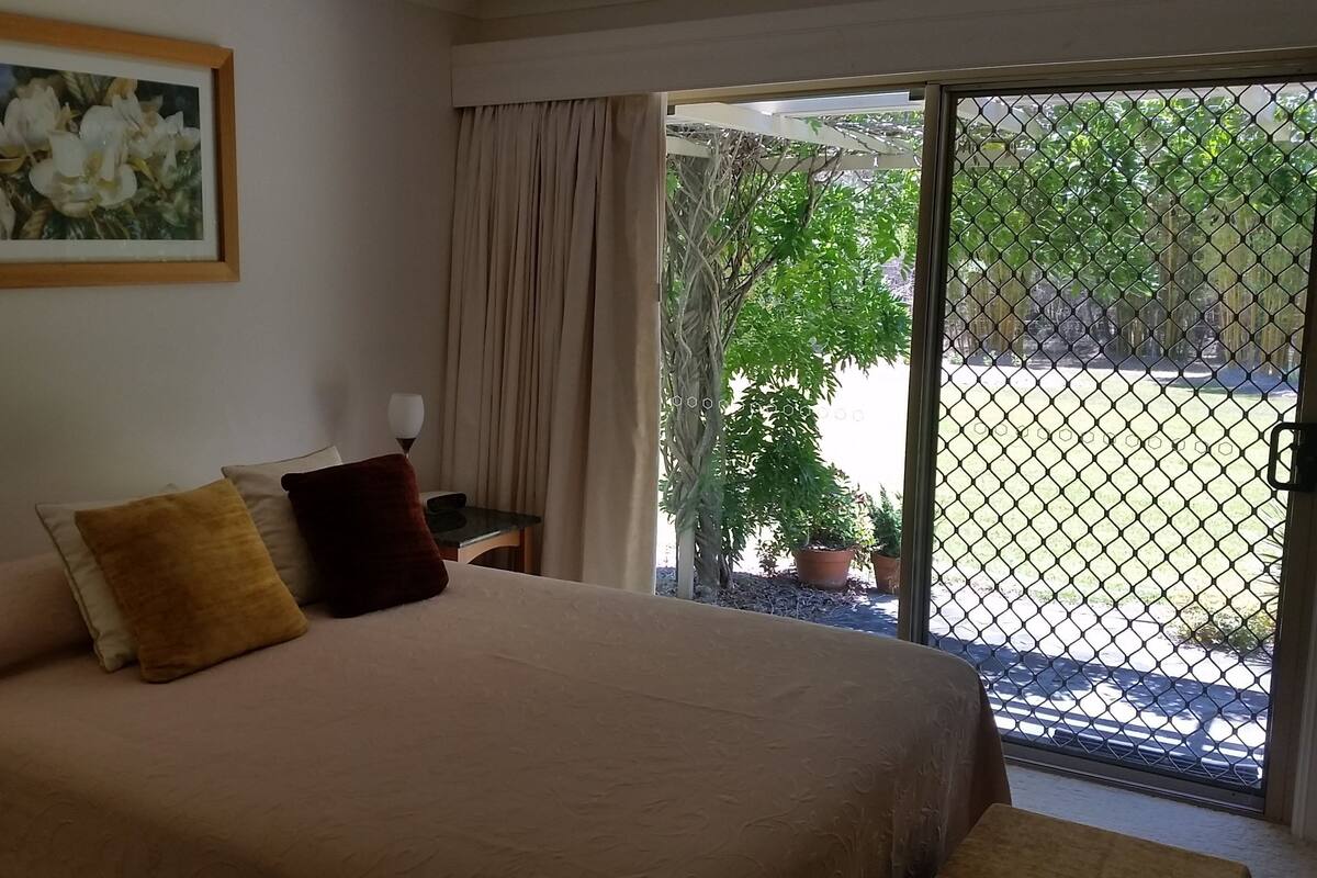 Suite Standar, 1 kamar tidur, Bebas Asap Rokok, dapur kecil (Wisteria Suite - 1 night) | Teras/patio