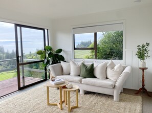 Standard Cottage, 1 Bedroom, Ocean View | Living area | 27-inch flat-screen TV with digital channels, TV - The Ridge (Norfolk Island)