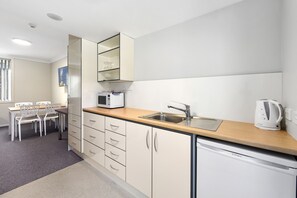 Værelse - 1 kingsize-seng - handicapvenligt | Privat tekøkken