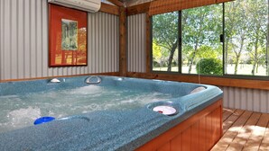 Bañera de hidromasaje interior