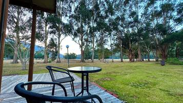 Superior Cabin | Laptop workspace, soundproofing, free WiFi, bed sheets