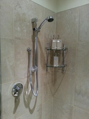 Shower, free toiletries, hair dryer, bathrobes - Parautane Lodge (Todds Valley)