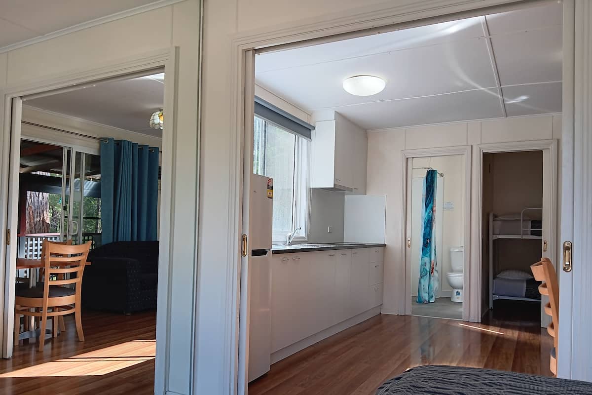 Cabaña familiar, 2 habitaciones | 1 habitación y ropa de cama hipoalergénica