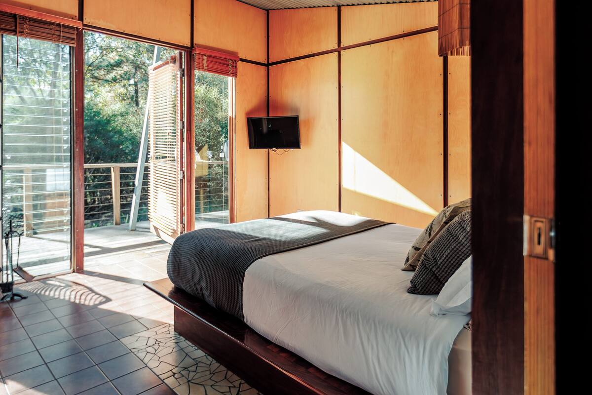 Standard Room, Non Smoking, Balcony (Studio 1) | Free WiFi, bed sheets
