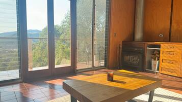 Standard Studio, Non Smoking, Kitchenette | Living area