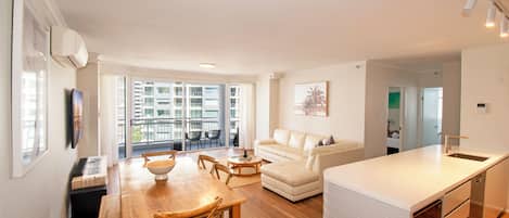 Deluxe-Apartment, 3 Schlafzimmer, Nichtraucher, Küche (Deluxe 3 Bedroom 3NTS MIN) | Wohnbereich