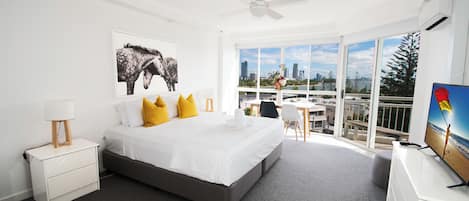 1 habitación, tabla de planchar con plancha, wifi gratis y ropa de cama