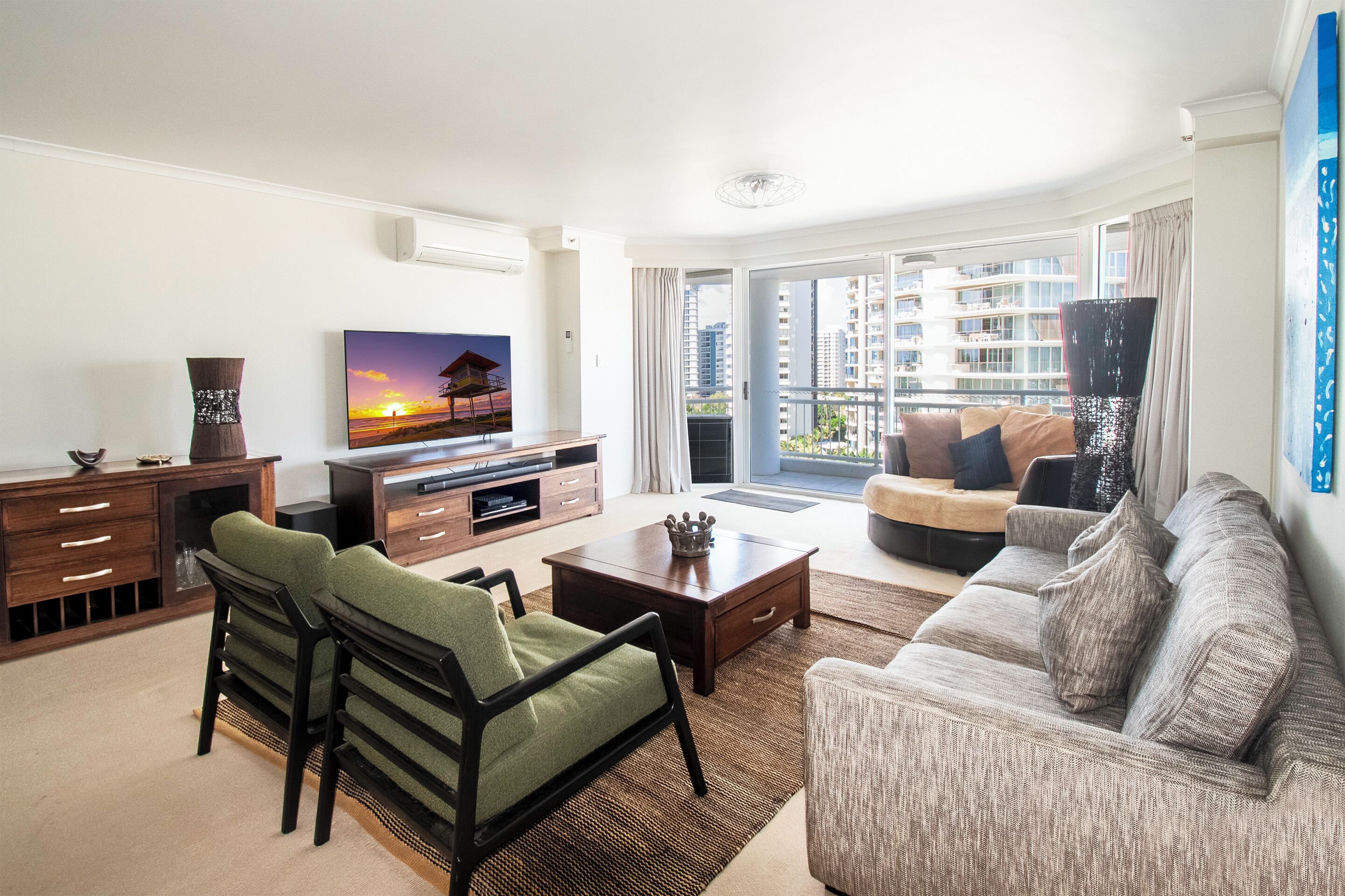 Standard Apartment, 2 Bedrooms, Non Smoking, Kitchen (STD / 2 Bathroom) | Living area