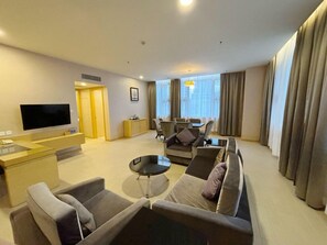 Suite Élite | Bureau, Wi-Fi gratuit, draps fournis