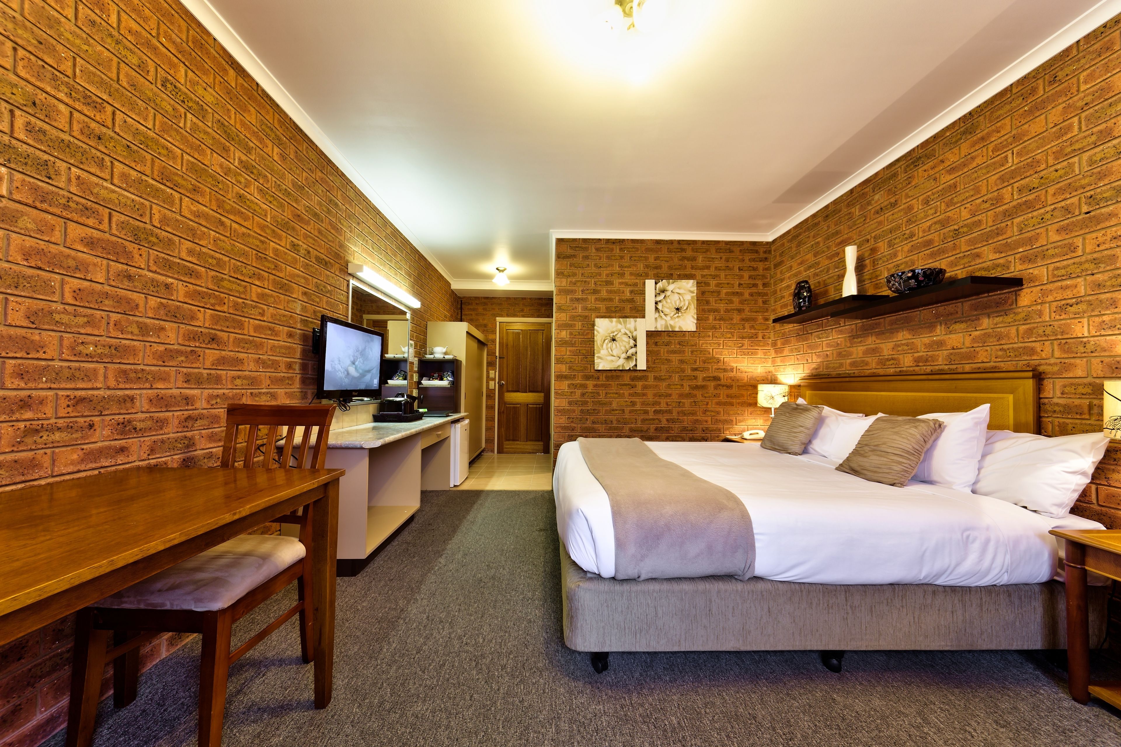 Deluxe Room, Non Smoking (Deluxe King Room)