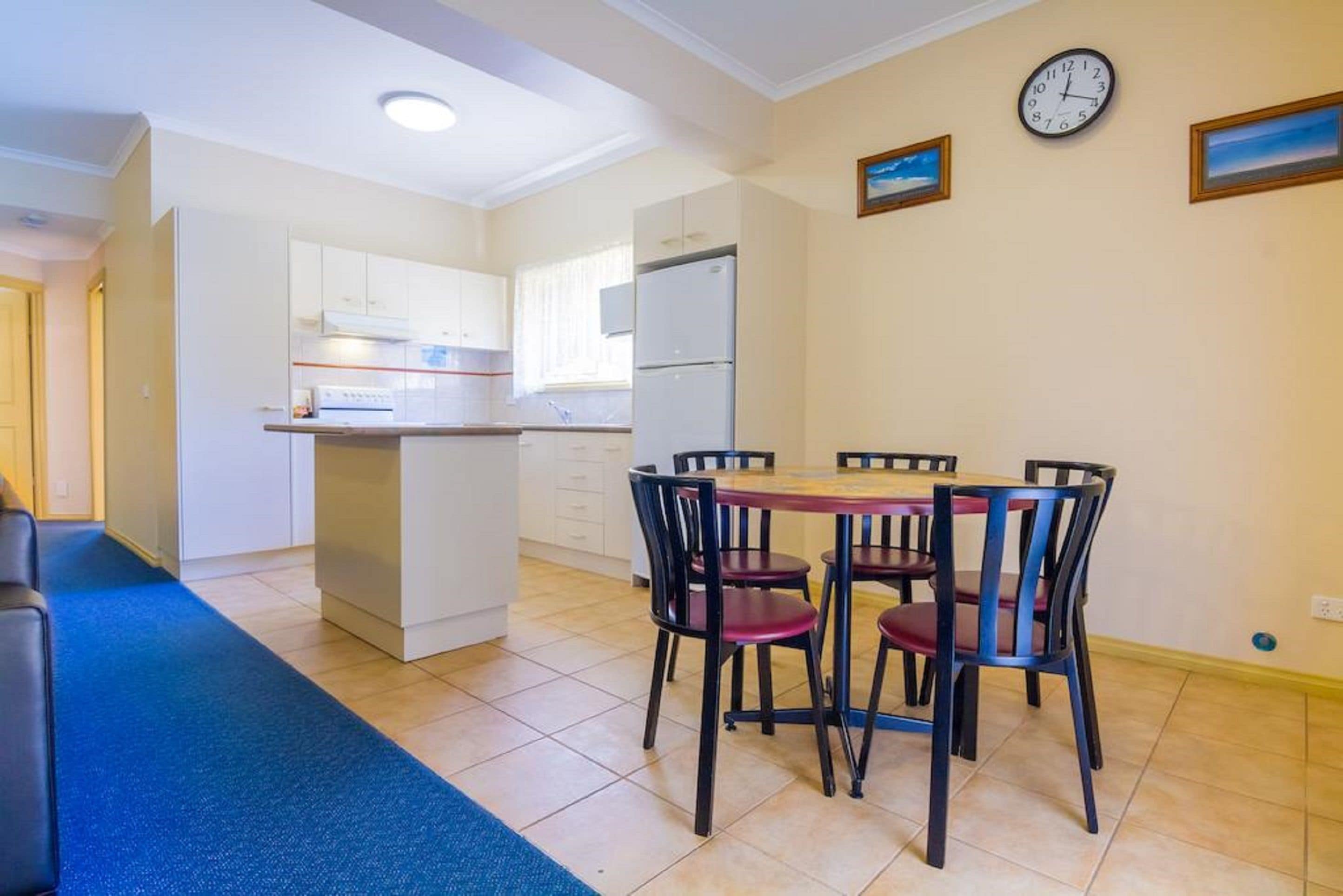 Two Bedroom Self Contained Unit  | In-room dining