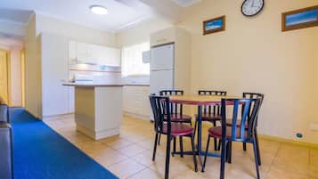 Two Bedroom Self Contained Unit | In-room dining