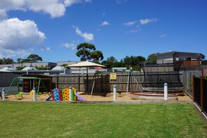 Área de juegos infantiles al aire libre