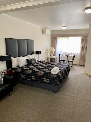 스튜디오 스위트, 킹사이즈침대 1개 | 다리미/다리미판, 무료 WiFi, 침대 시트