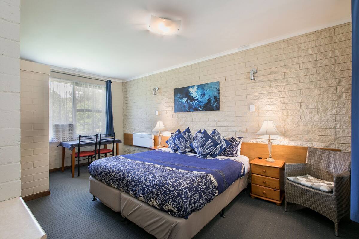 Studio Classique, 1 grand lit, non-fumeur, côté montagne