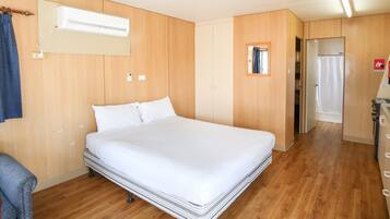 Holiday Cabin | Iron/ironing board, WiFi