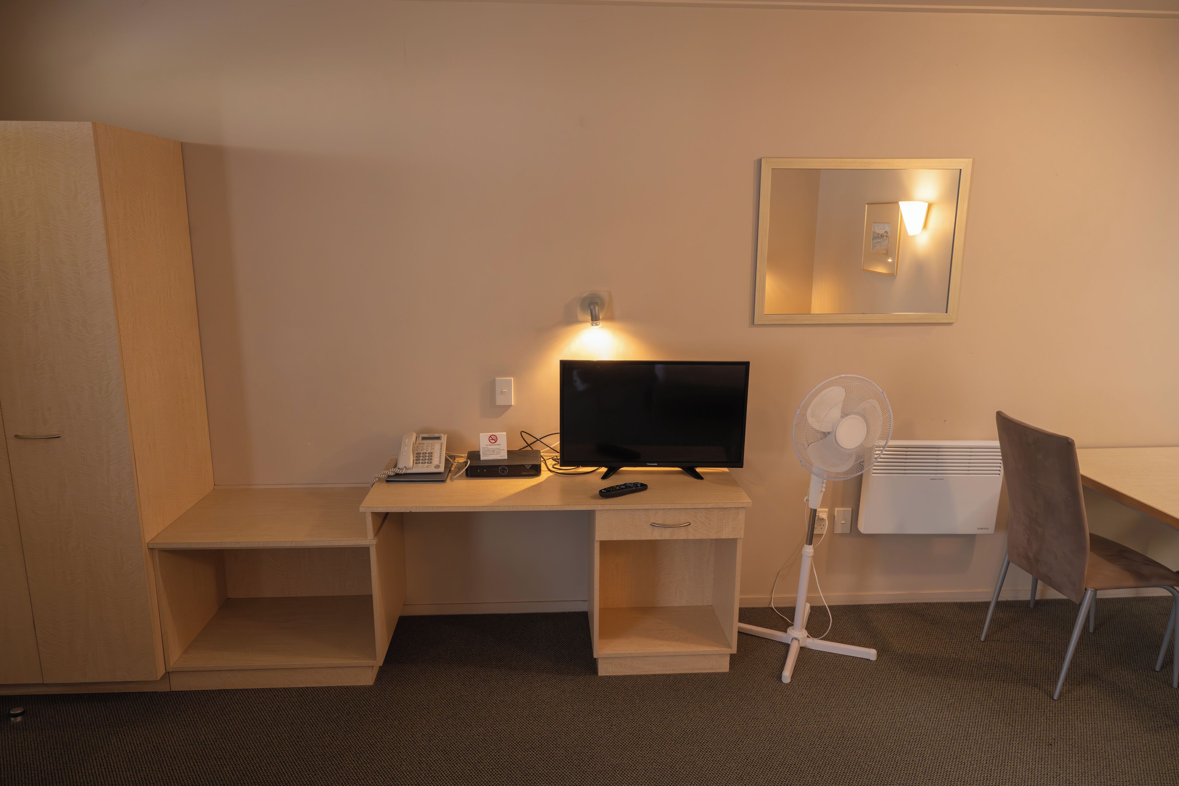 Double or Twin Room, Multiple Beds (1 Queen & 1 Single bed) | Desk, free WiFi, bed sheets