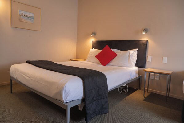 Double or Twin Room, Multiple Beds (1 Queen & 1 Single bed)
