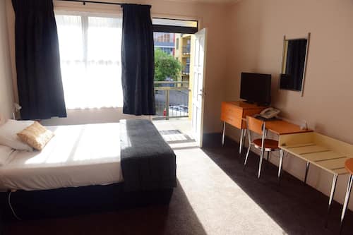 Desk, free WiFi, bed sheets