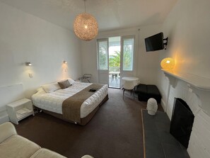 Premium Room, Shared Bathroom (Bayside King) | Balcony view - Õtoromiro Hotel (Christchurch)