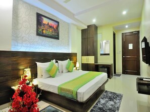 Executive Room | 1 bedroom, premium bedding, minibar, in-room safe - Sky Rich International (New Delhi)