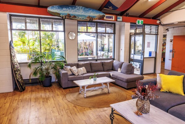 Reception - YHA Coolangatta Gold Coast (Bilinga)