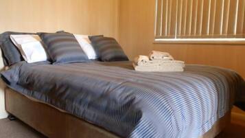 1 bedroom, Select Comfort beds, desk, free WiFi