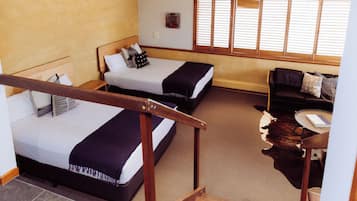 Executive Quadruple Room, Non Smoking, Bathtub