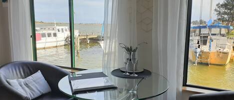 Pemandangan perairan