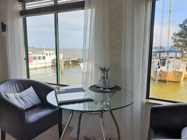 Romantisches Studio, Kochnische (Studio 1) | Blick auf das Wasser