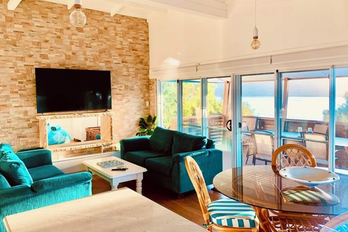 Superior Apartment, 2 Bedrooms, Non-Smoking, Kitchen (Admirals Deck) | Living area
