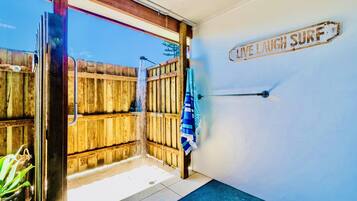 Deluxe Apartment, 2 Bedrooms, Kitchen (Captain’s Bridge) | 2 bedrooms, pillowtop beds, desk, laptop workspace