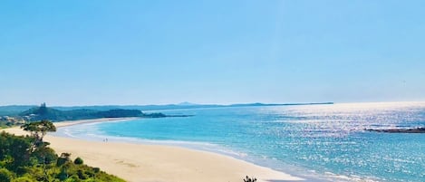 Am Strand, weißer Sandstrand, Kajakfahren, Rudern/Kanufahren