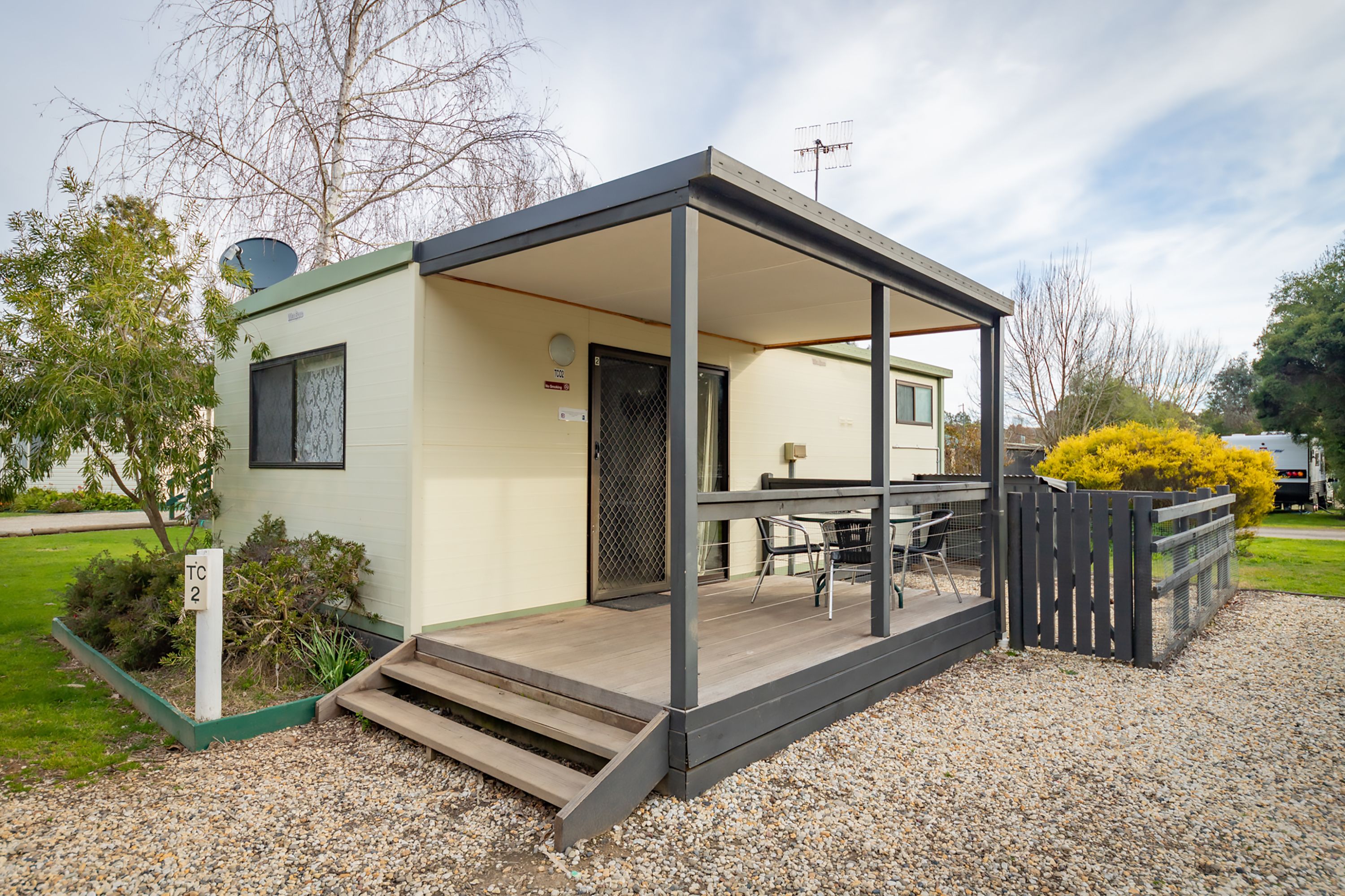 小屋 (Budget Cabin) | 客房景观