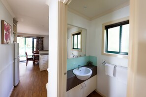 Cabin, 3 Bedrooms | Bathroom
