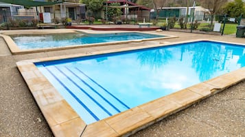 2 outdoor pools