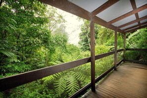 Cottage, 3 Bedrooms, Non Smoking, Kitchen (Blue Wren) | View from room