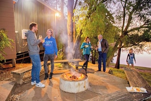 Cabins | Bed sheets - Evedon Park Bush Retreat (Burekup)