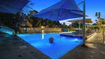Outdoor pool, pool loungers
