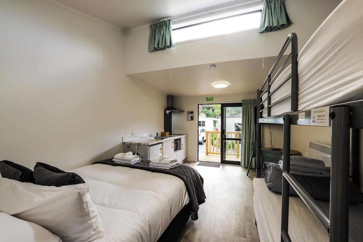 Ensuite Unit - Studio
