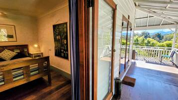 Standard Double | ํ
๋ผ์ค/ํํฐ์ค