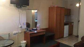 Standard Suite, 1 Bedroom, (Queen Room) | Room amenity