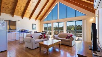 2 Bedroom and Loft | Living room | Flat-screen TV