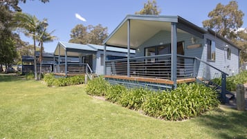 Waterfront Villa | Terrace/patio